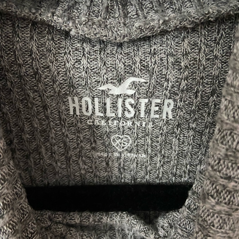 Hollister sweater